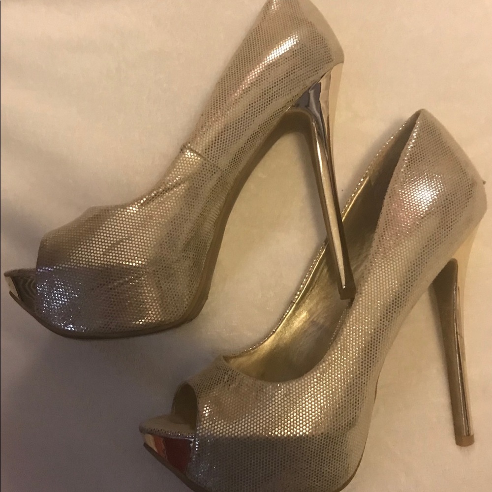 Women’s Peep Toe Golden Glow Heels